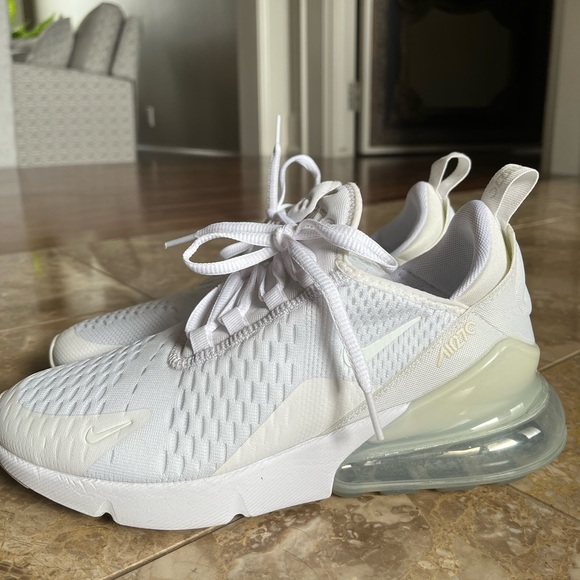 NIKE AIR MAX 270 - Picture 2 of 9